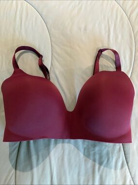 Victoria's Secret Smooth T-Shirt Bra in Burgundy